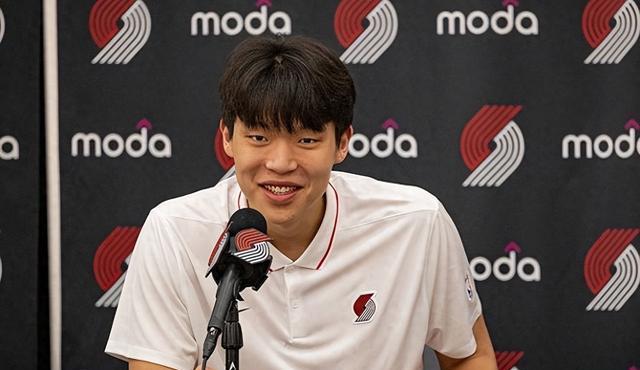 杨瀚森评NBA历史首发五人：詹眉约基奇欧东契奇 因年龄小全选现役