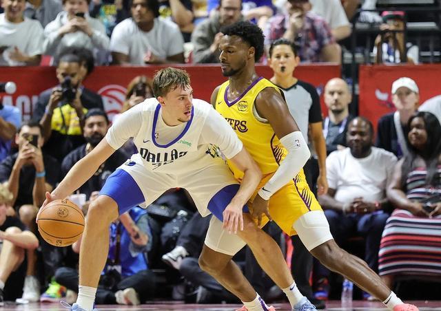 NBA夏季联赛 状元弗拉格首秀21中5 布朗尼8中2平分秋色 湖人输了2分