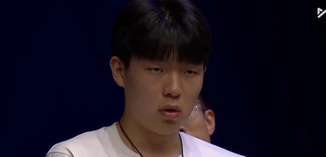 WTT战报：稳定且自信！王楚钦3-0李尚洙 8强全产生 杨瀚森现场观战