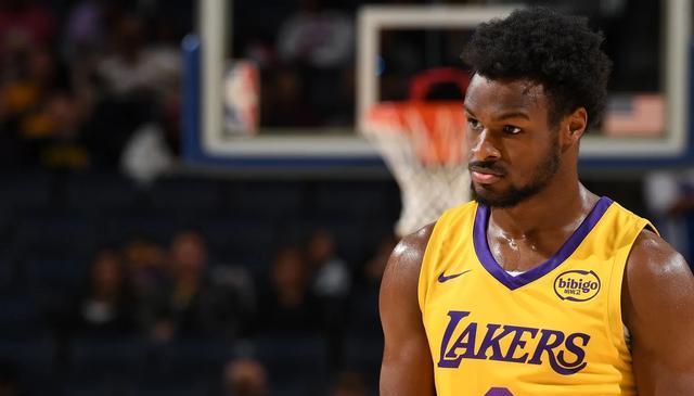 NBA夏季联赛 状元弗拉格首秀21中5 布朗尼8中2平分秋色 湖人输了2分