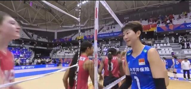 7月11日凌晨女排战场“战火”升级，晋级、蜕变与危机交织！