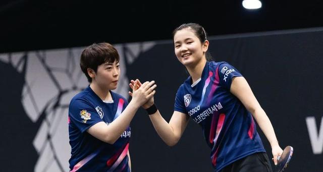 WTT大满贯女双四强，日本队全军覆没，国乒全赢，海产姐妹不容易