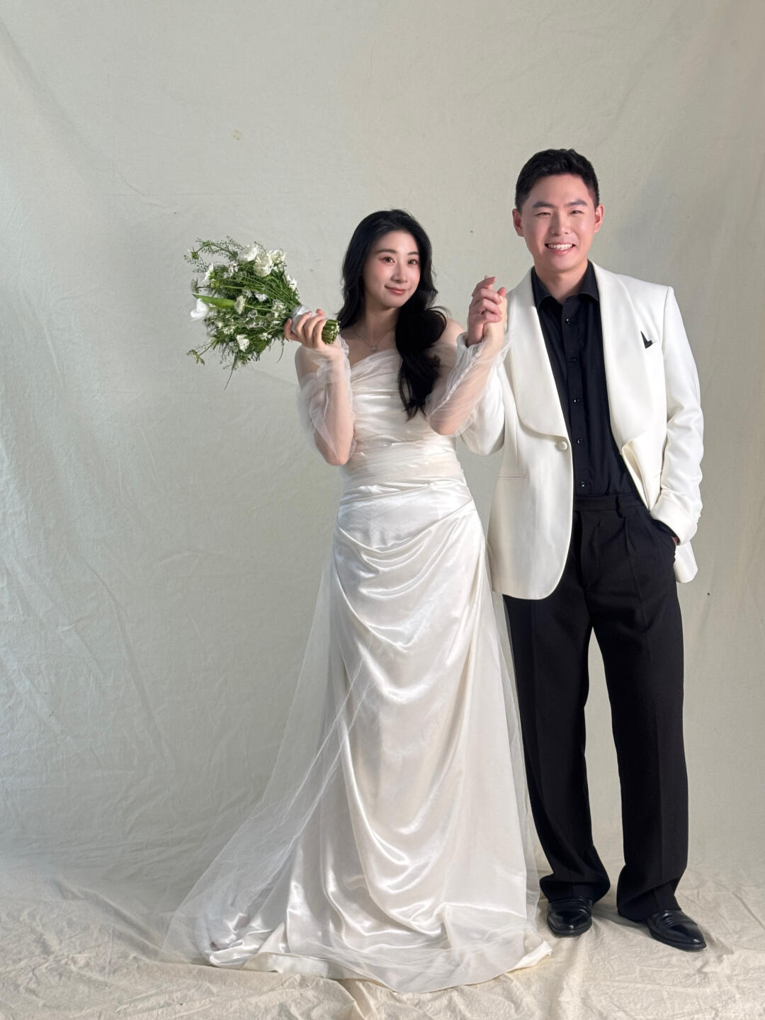 郎才女貌！27岁国羽世界冠军晒婚纱照，事业爱情双丰收