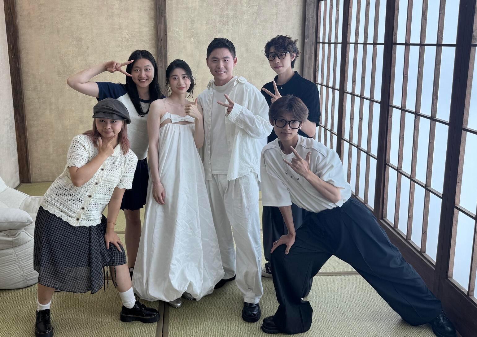 郎才女貌！27岁国羽世界冠军晒婚纱照，事业爱情双丰收