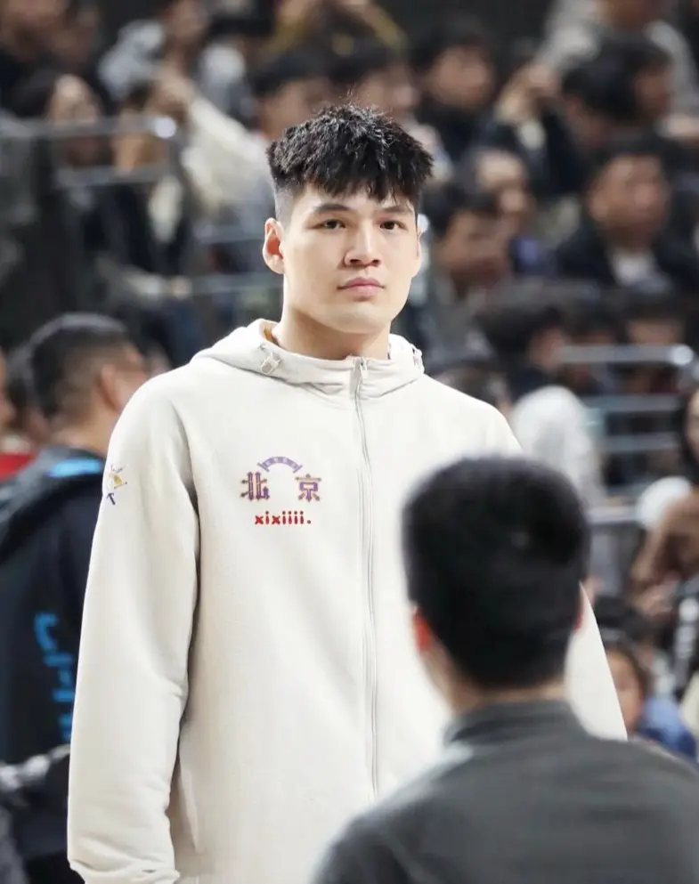 状元争夺战打响！场均6.6分2.7板，若联手郭艾伦丁彦雨航 或创佳话