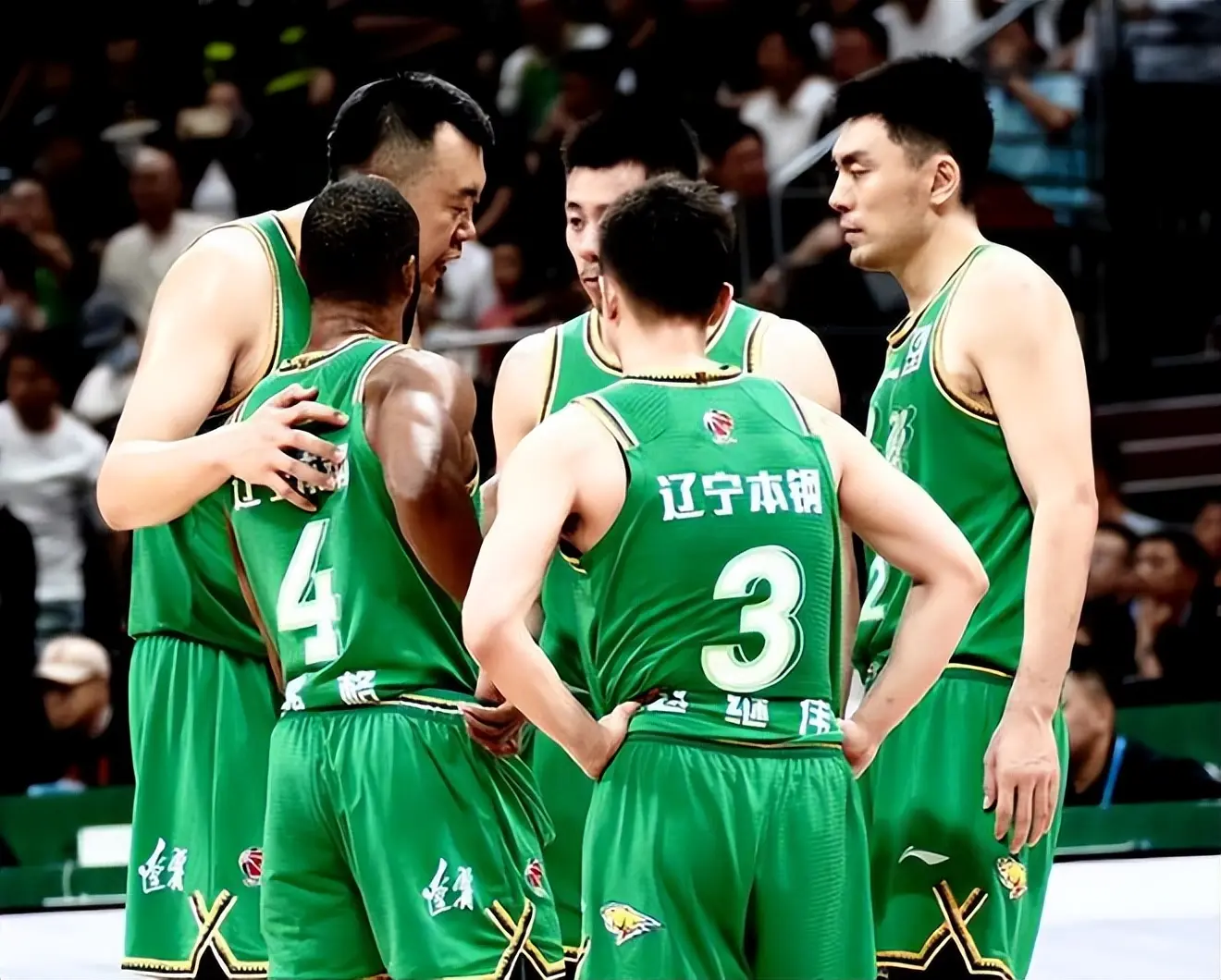 13点30分！辽篮正式官宣，杨鸣左膀右臂告别离队，赵继伟送祝福