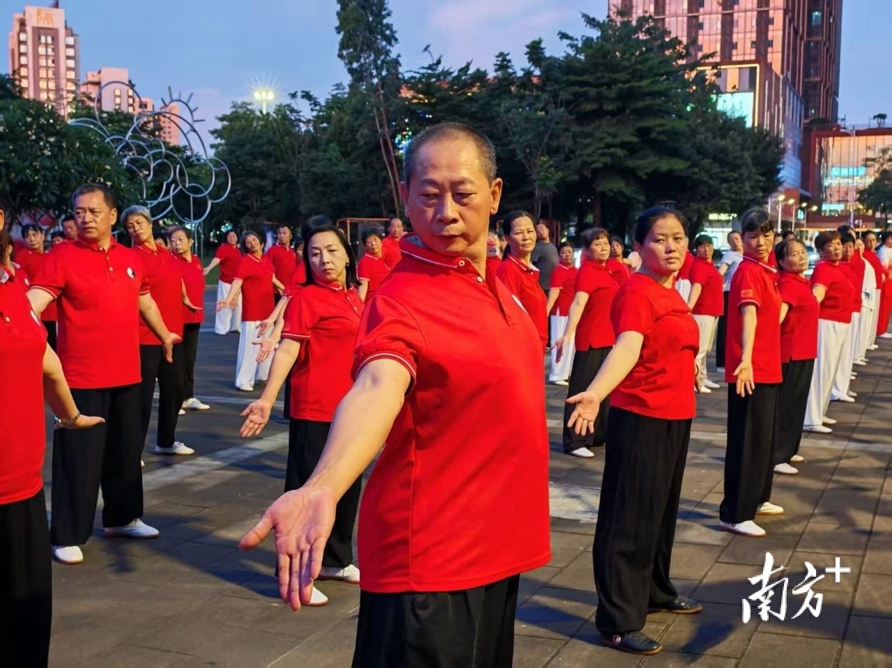 东莞南城站活动。