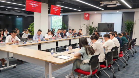 出版融合数纽中心在沪揭牌 将推动出版数据资产化