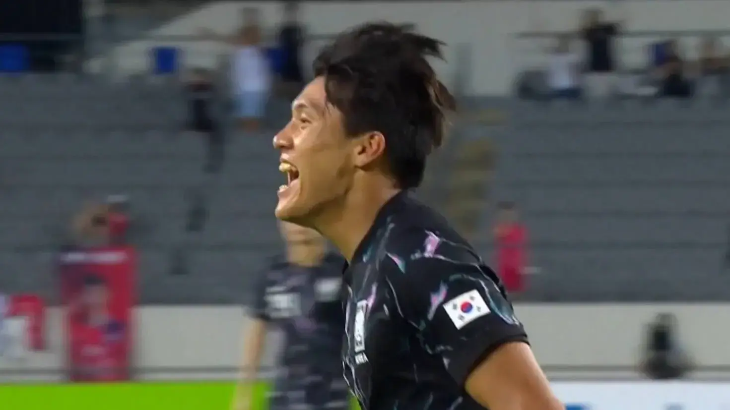 0-2！中国香港只输韩国两球，东亚杯两连败，末轮决战国足！