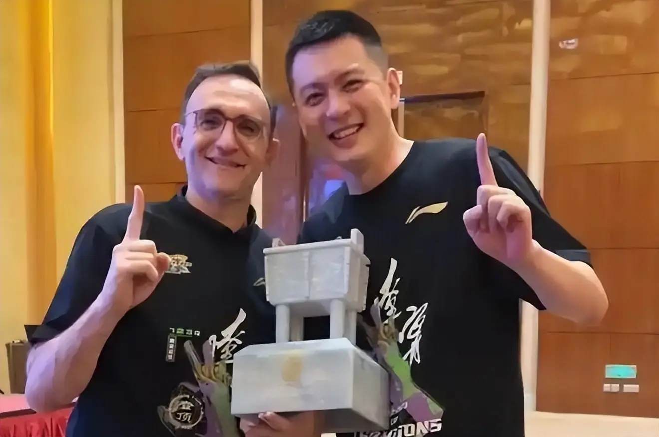 13点30分！辽篮正式官宣，杨鸣左膀右臂告别离队，赵继伟送祝福