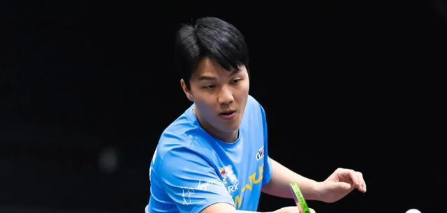 随着王楚钦3-0速胜，WTT男单8强全部诞生，国乒两人各守半区！