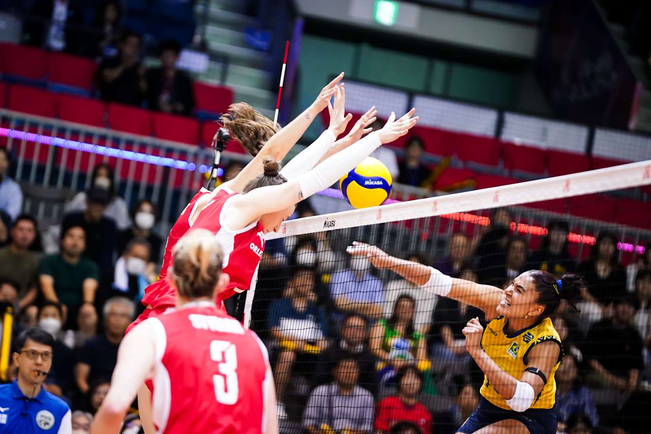 3-1！巴西女排变阵 二传接应自由人全换 加比24分 率队战胜波兰