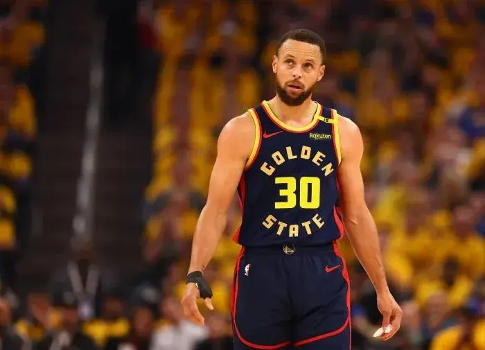 未来2-3年有可能选择退役的15名NBA球星，詹姆斯排名第一