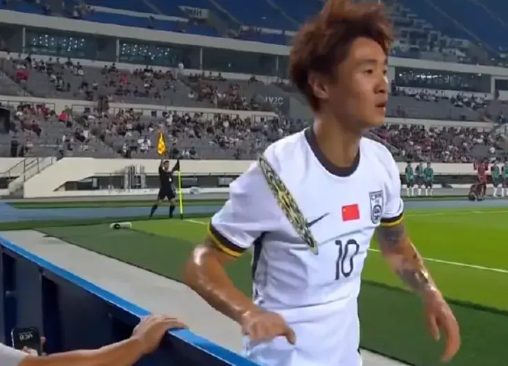 0-2，比国足还差？中国香港队2战丢8球，将成国足争夺第3名对手