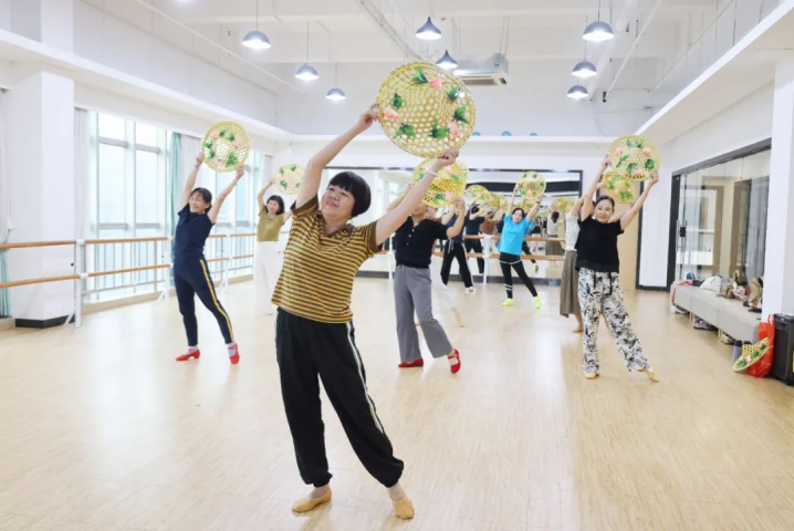 点赞！石碣镇这支舞蹈队斩获东莞市一等奖