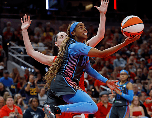 WNBA：卡娜达全场22中11，三分11中6空砍30分3板8助攻1抢断