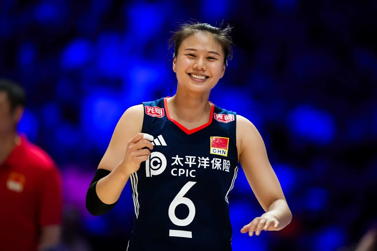 世联赛战报：25-22，中国女排抢占先机，调动迅速，稳定有待提升