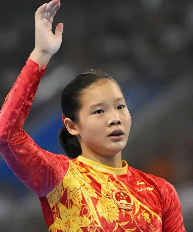 “体操女皇”程菲：25岁退役，如今身材走样，父亲只求嫁个好人家