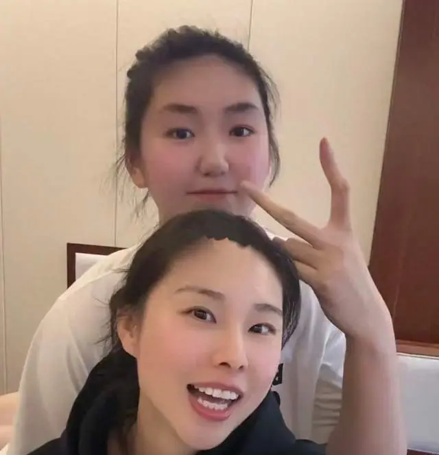 情同姐妹！王思雨：我看着张子宇长大，15岁跟张子宇妈妈练球