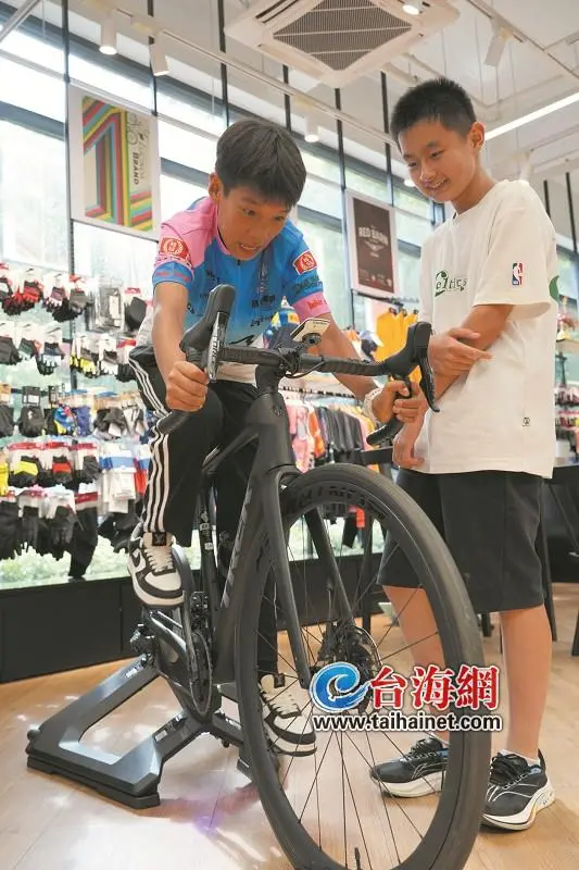 台湾青少年赴上海交流，家长称“大陆比想象中的更进步”