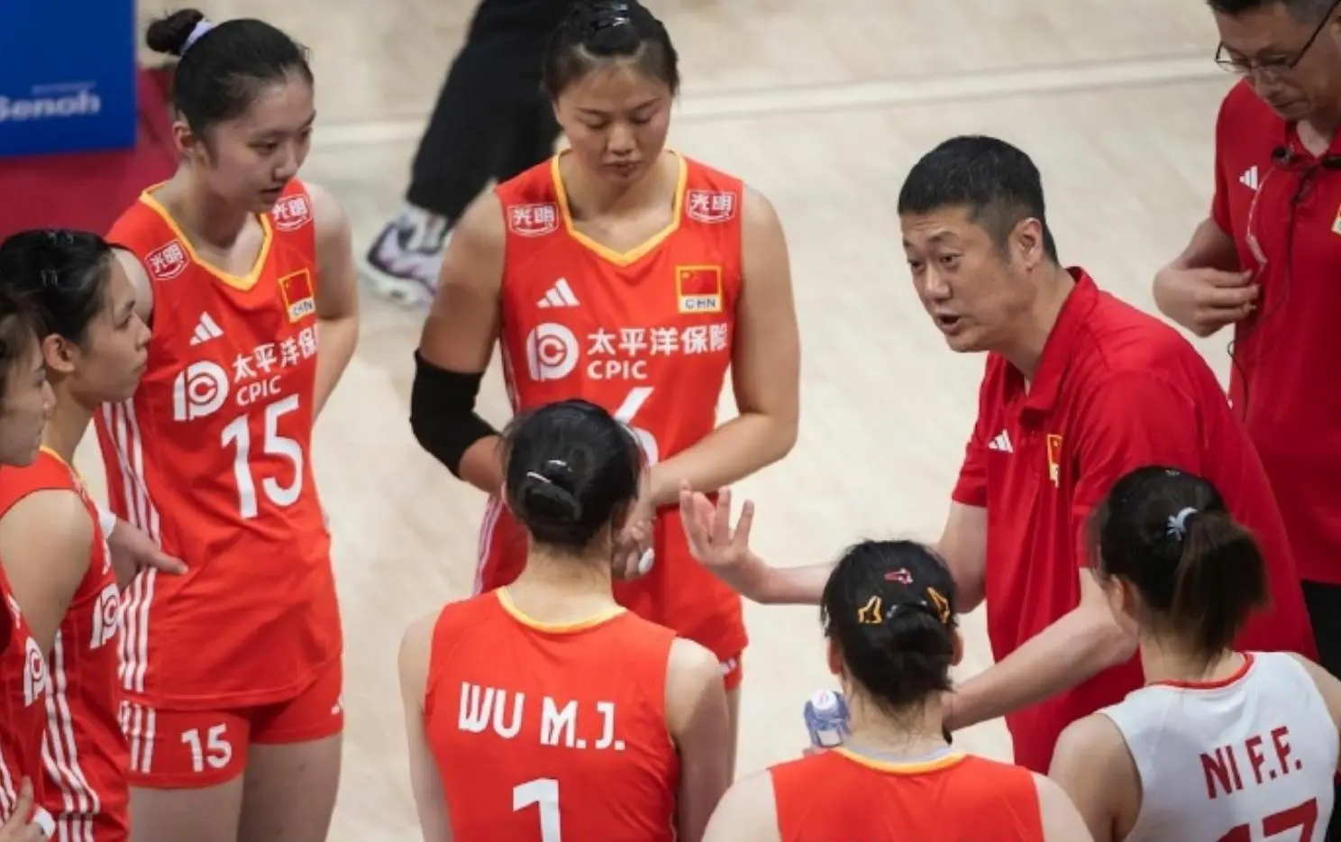 女排最新排名！中国遭德国反超跌至第7，日本女排登顶世界前三