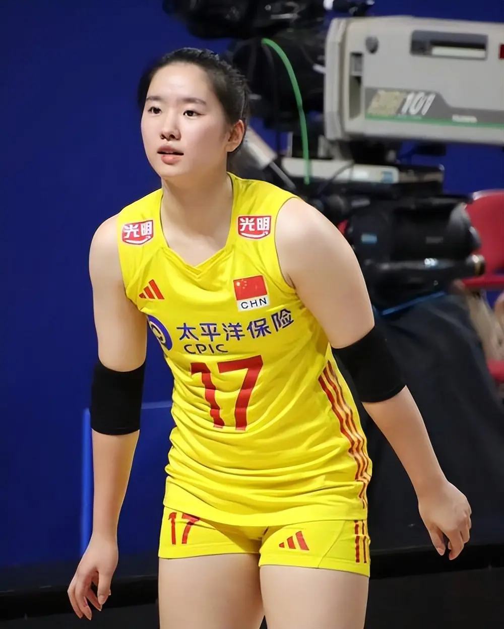 女排最新排名！中国遭德国反超跌至第7，日本女排登顶世界前三