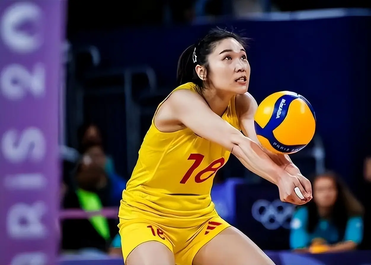 女排最新排名！中国遭德国反超跌至第7，日本女排登顶世界前三