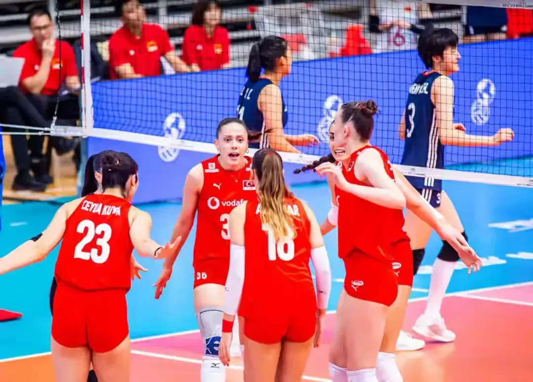 U19中国女排无缘四强，1-3不敌土耳其，单局9-25，日本女排更惨