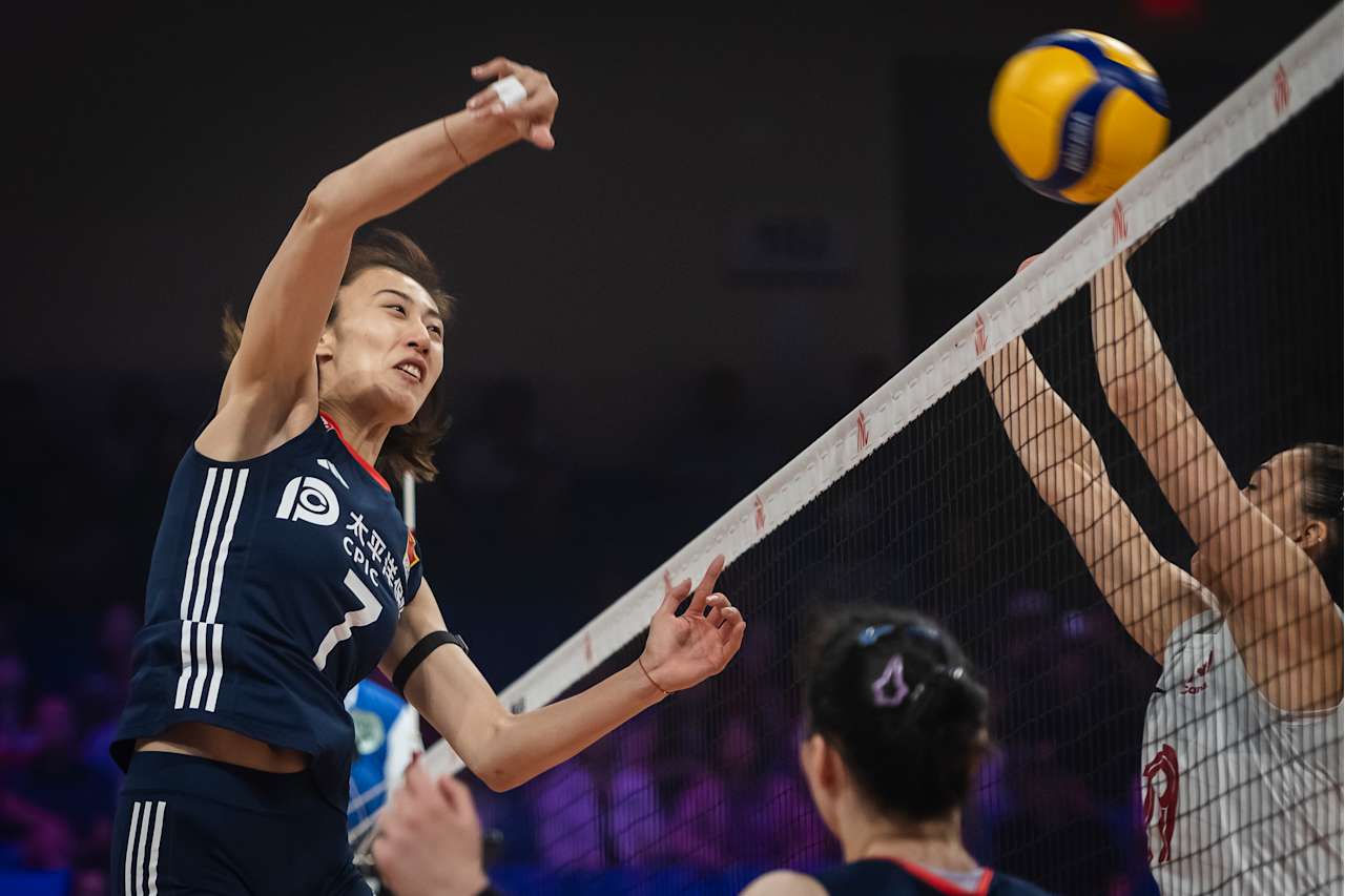 中国女排晋级八强！赵勇布局成功 庄宇珊 吴梦洁 龚翔宇合砍53分 一项数据有进步