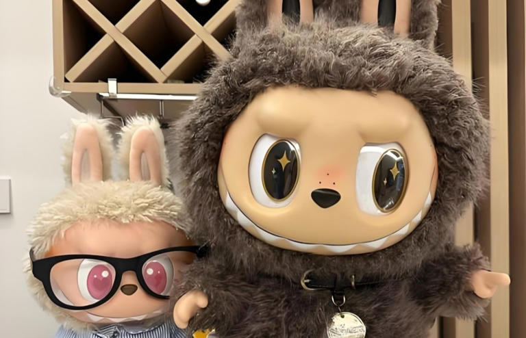 TikTok博主晒24K黄金Labubu遭网友嘲笑