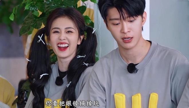 不撕名牌了，《奔跑吧》全员打出一副王炸，哪有什么不可替代？