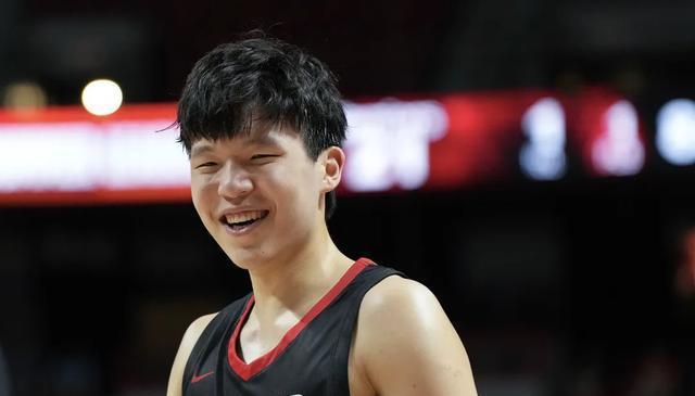 打破质疑，杨瀚森首秀惊艳全场！谁再说他打不了NBA？