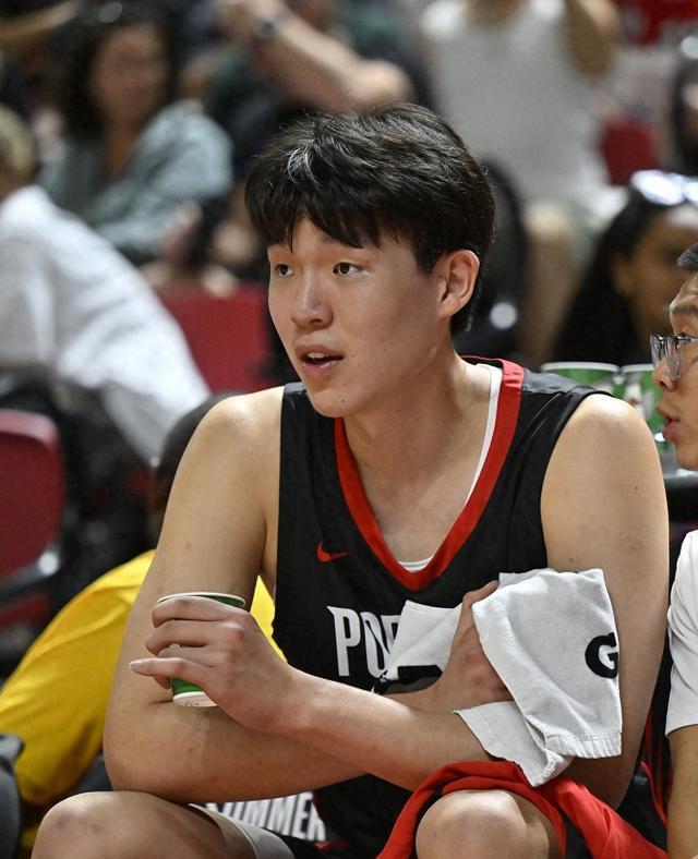 为什么他值16顺位！杨瀚森首秀填满数据栏，美专家夸其传球太丝滑