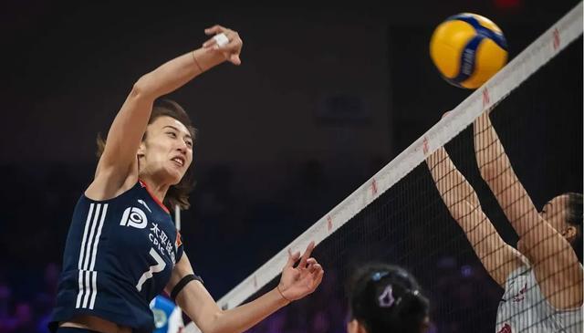 中国女排晋级八强！赵勇布局成功 庄宇珊 吴梦洁 龚翔宇合砍53分