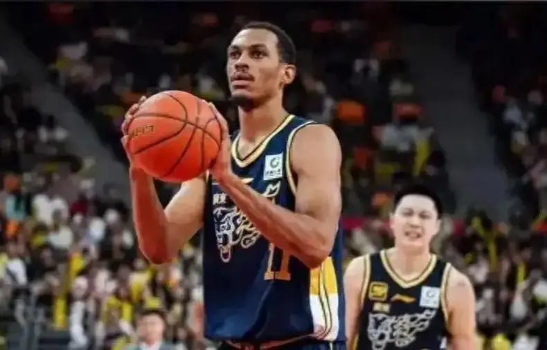 NBA湖人队有意签下广东队外援；宁波队更换主教练+外援第一签
