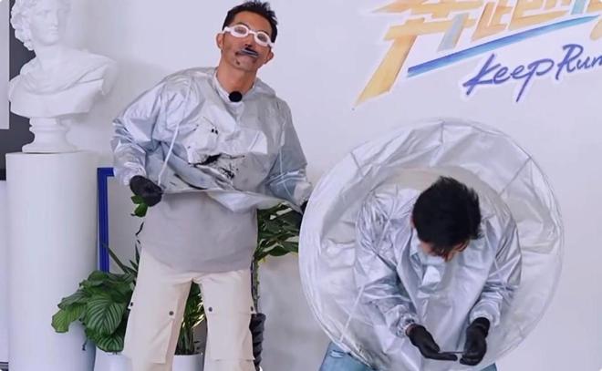 不撕名牌了，《奔跑吧》全员打出一副王炸，哪有什么不可替代？