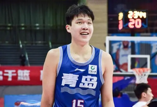 杨瀚森夏联爆发，王博直言应该感谢他，球迷：感谢裁判才是硬道理