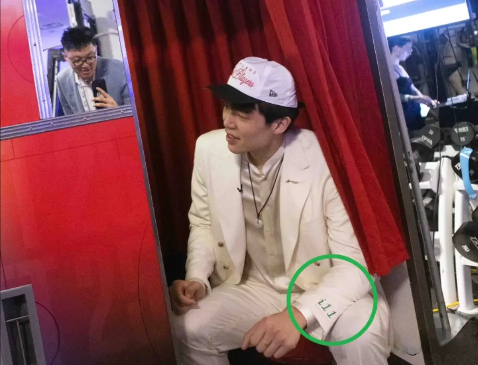 杨瀚森又来秀恩爱了？战靴再现疑似女友社媒ID，给足百分百爱戴！