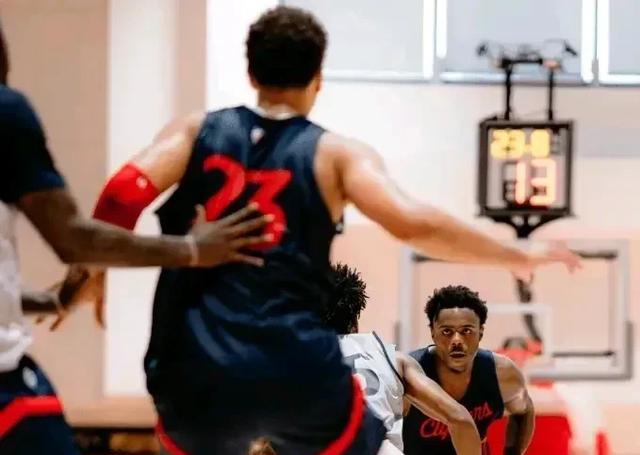 NBA夏季联赛：快船95-92险胜火箭！谢泼德空砍28+8+4&米勒23+10