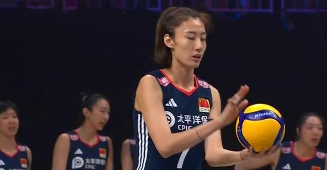 给力！中国女排25-22加拿大，陈厚羽越打越好，王媛媛状态回暖
