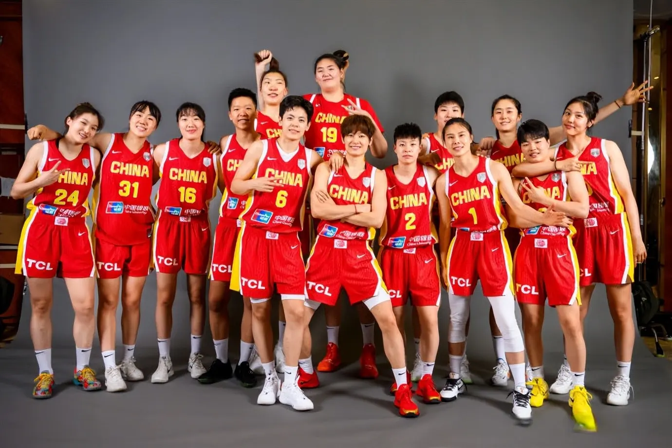 倒计时24小时！中国女篮完成官宣，四川队送10字祝福，广东走心了