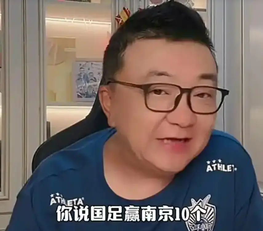 国足0-2日本！之前称中国队能10-0胜南京队的董路，今晚怒喷久帅