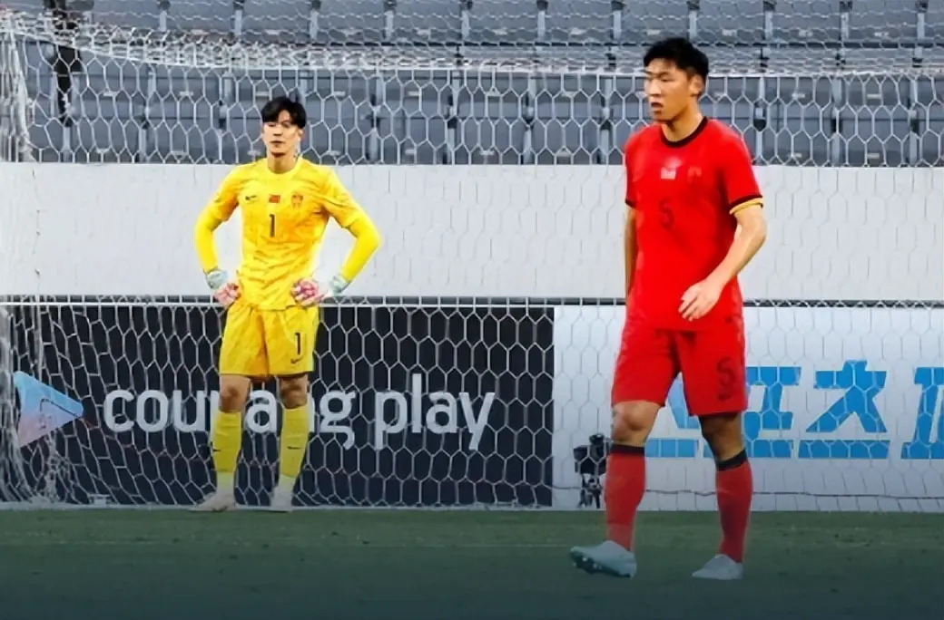 国足0-2日本！之前称中国队能10-0胜南京队的董路，今晚怒喷久帅