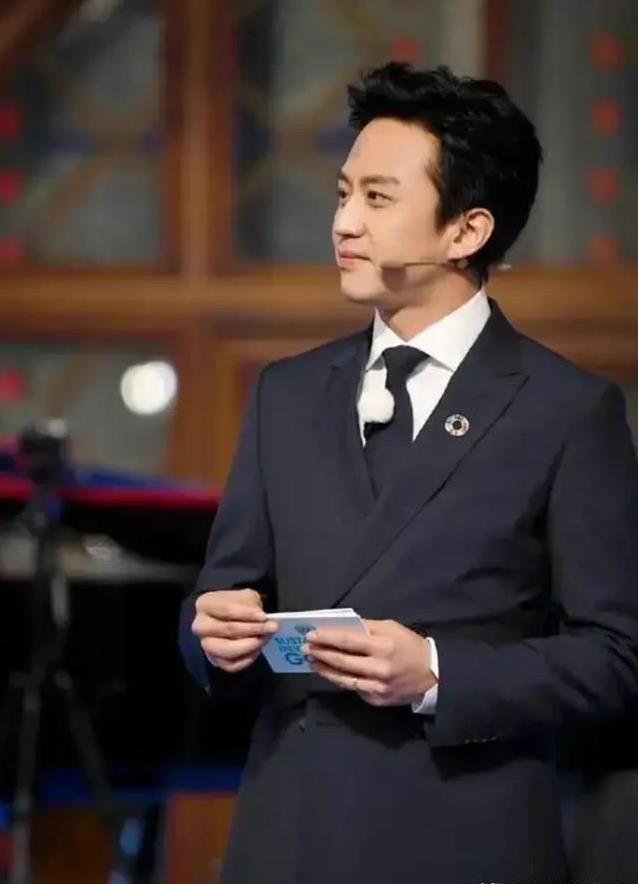 从票房王者到争议导演，邓超新片扑街，他还能翻身吗？