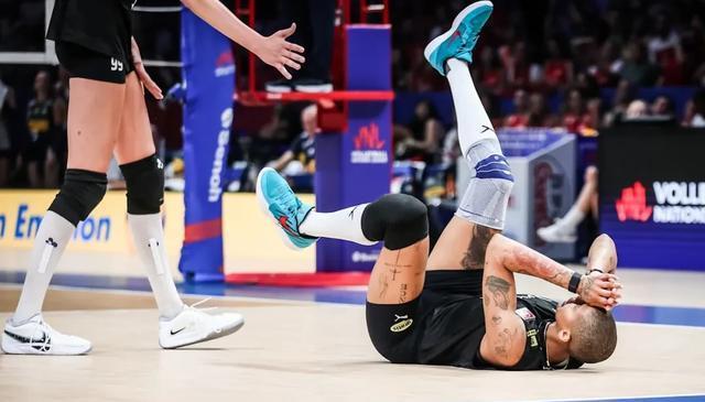 3-2 意大利女排豪取11连胜 埃格努+安娃轮番轰炸 瓦尔加斯26分难救主