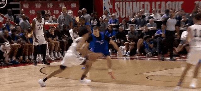 NBA夏联赛：弗拉格空砍31+4&哈珀16+6，马刺76-69力擒独行侠！