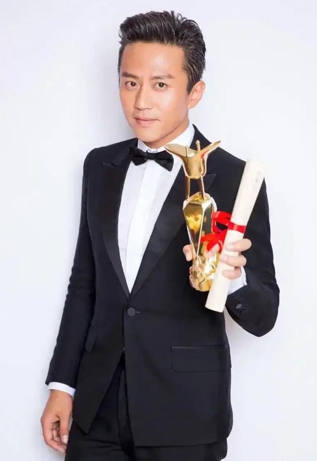 从票房王者到争议导演，邓超新片扑街，他还能翻身吗？