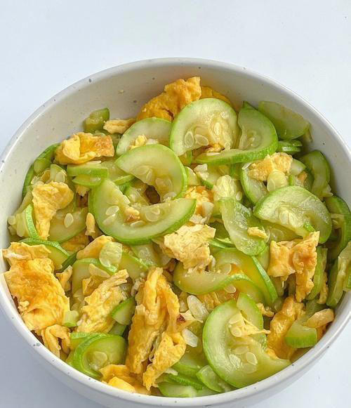 夏天多吃这9道碱性菜，通便排毒，利湿解暑热，简单一炒，营养鲜美