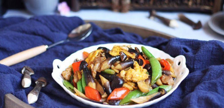 夏天多吃这9道碱性菜，通便排毒，利湿解暑热，简单一炒，营养鲜美