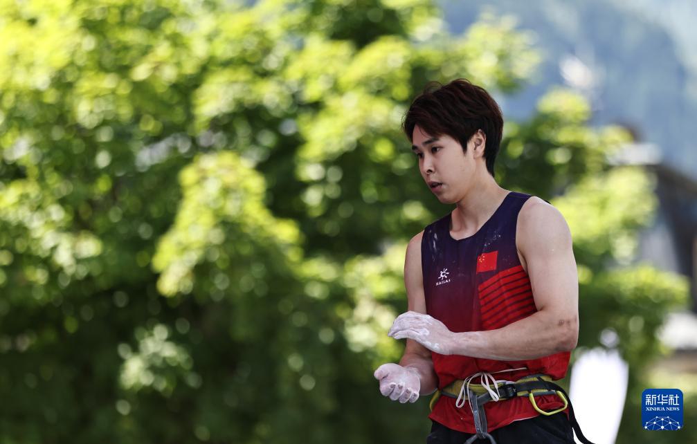 攀岩——世界杯霞慕尼站：潘愚非晋级男子难度半决赛